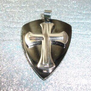 JLR-79 STAINLESS STEEL GUITAR PIC CHARM WITH A CROSS